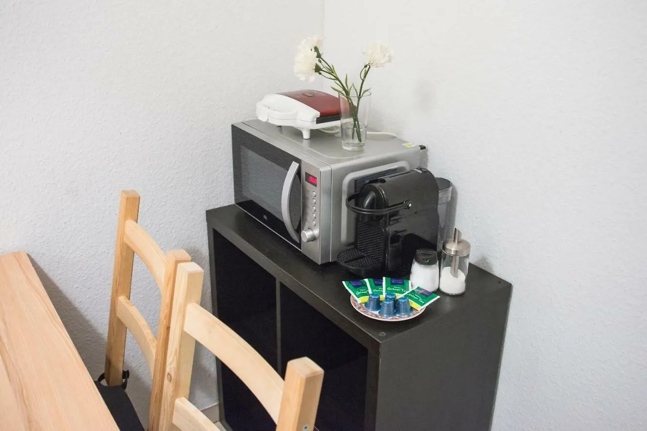 Duesseldorf Comfort Apartment Almanya